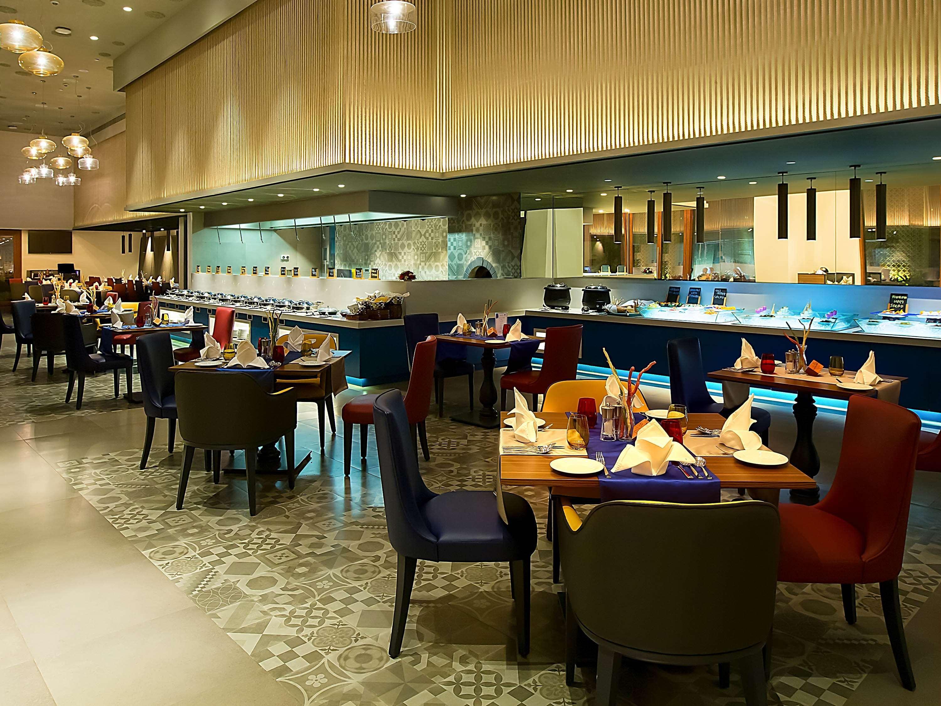 Grand Mercure Mysore - An Accor Brand Zewnętrze zdjęcie The restaurant