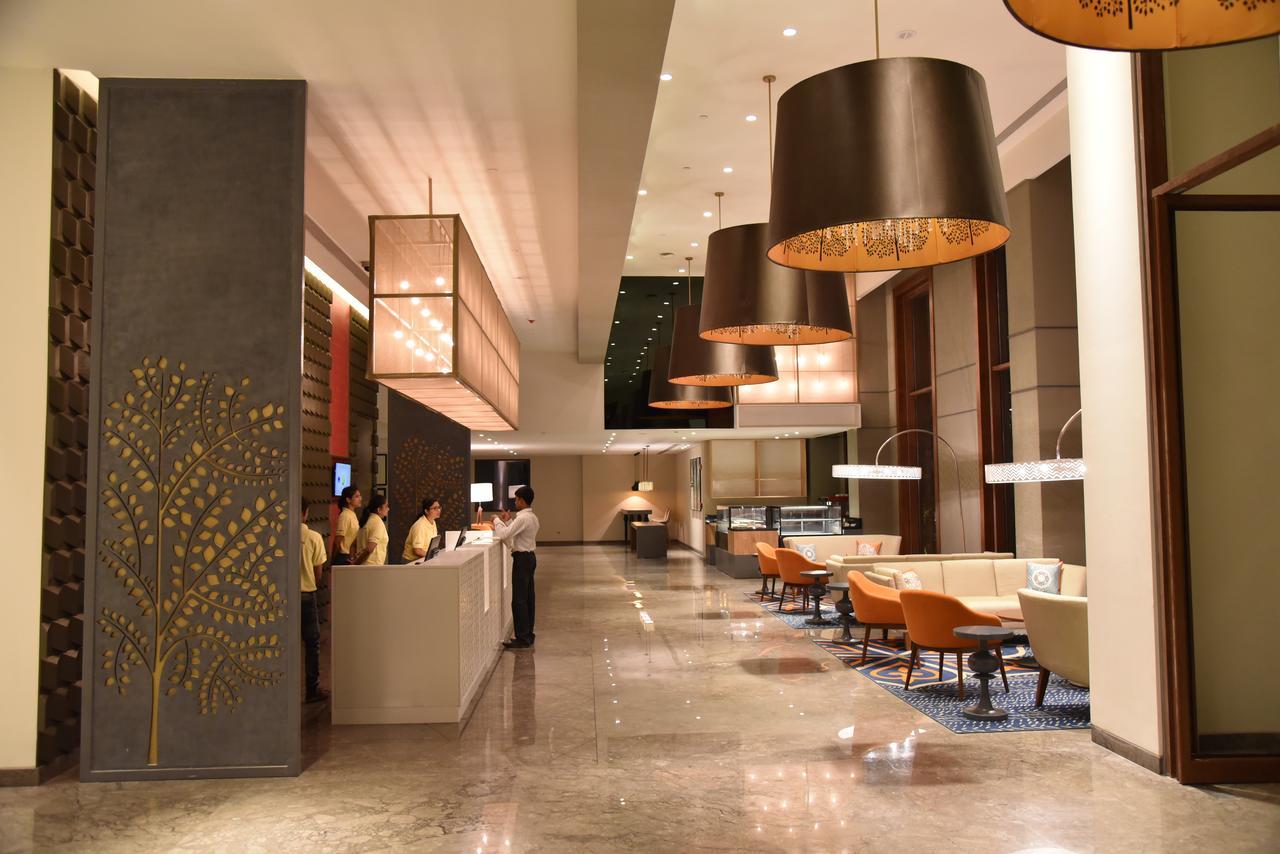 Grand Mercure Mysore - An Accor Brand Zewnętrze zdjęcie The lobby of the hotel