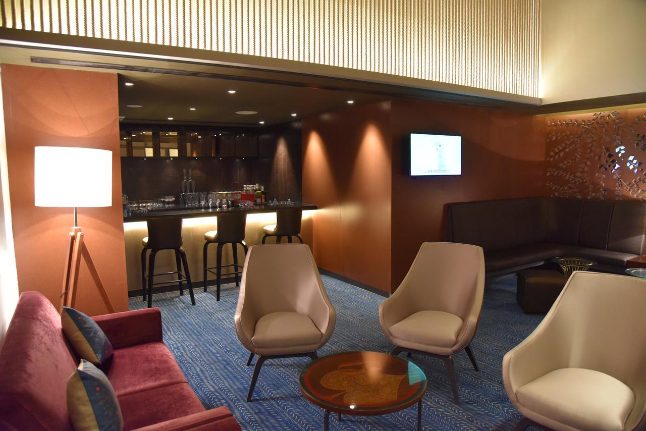 Grand Mercure Mysore - An Accor Brand Zewnętrze zdjęcie The lounge at the airport