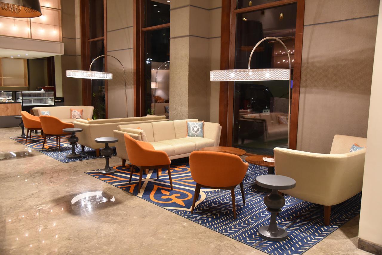 Grand Mercure Mysore - An Accor Brand Zewnętrze zdjęcie The lobby of the hotel