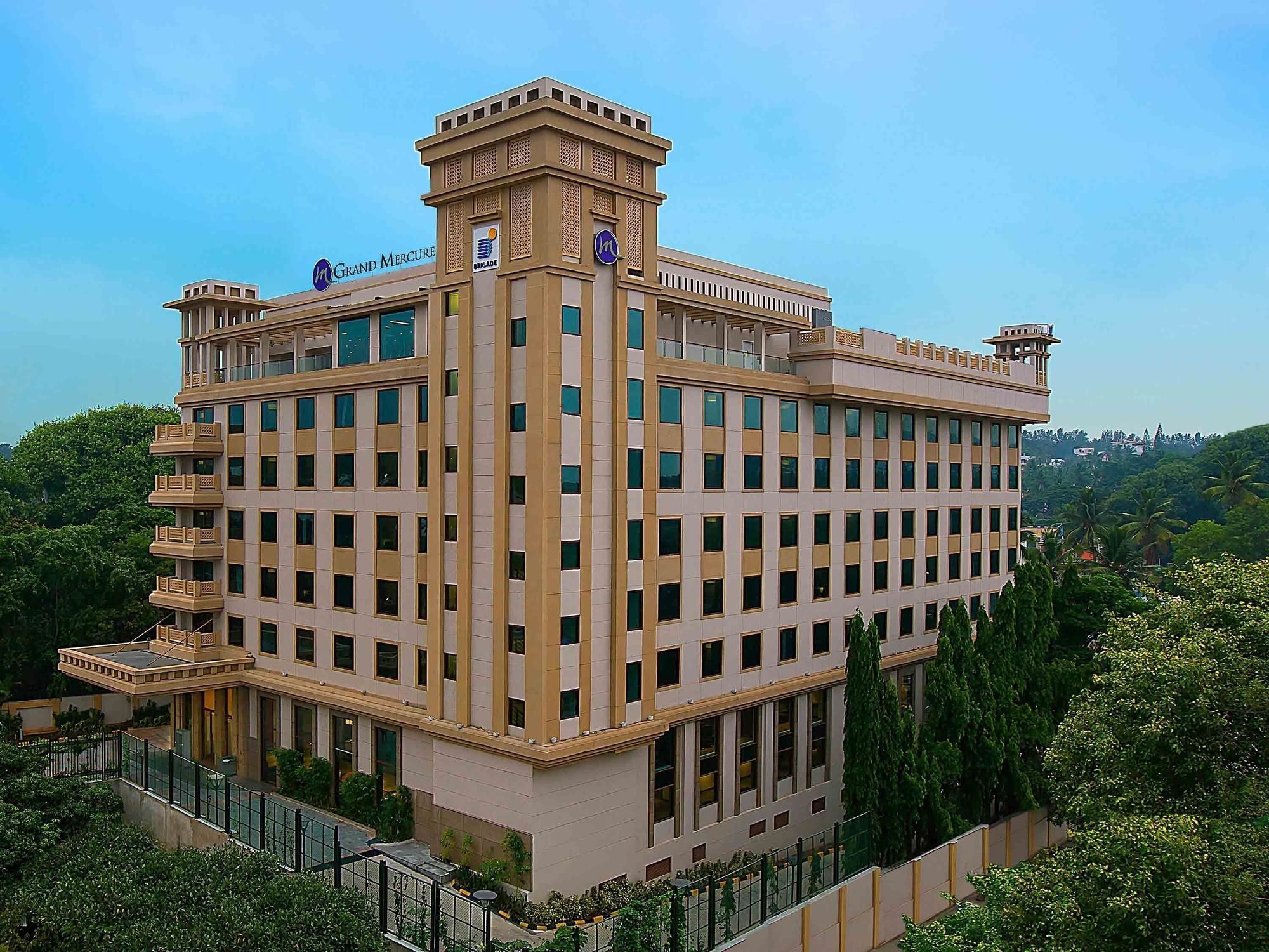 Grand Mercure Mysore - An Accor Brand Zewnętrze zdjęcie The hotel in 2014